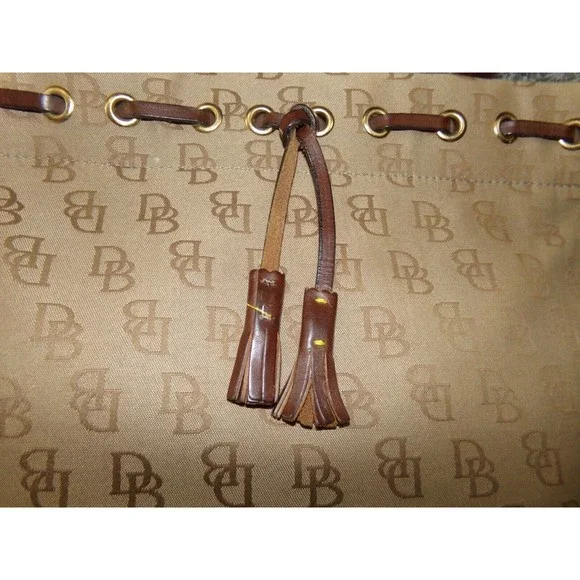 Dooney and Bourke bucket bag shoulder Medium - Picture 2 of 10